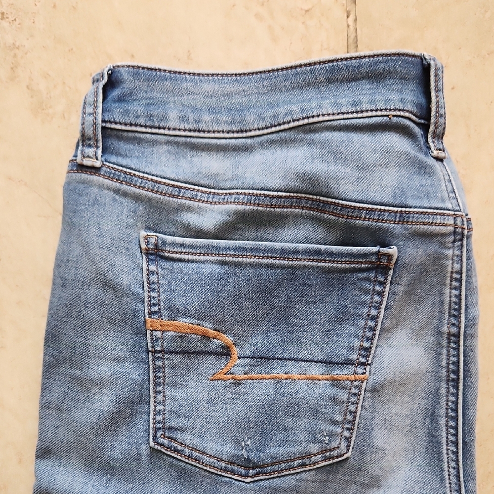 AE Distressed Jegging